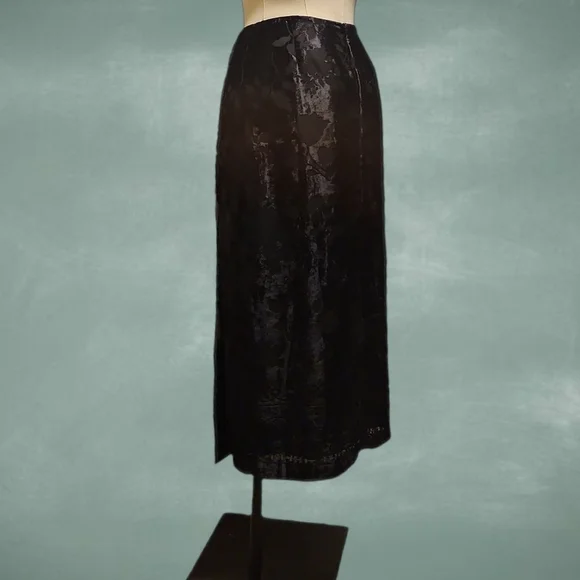 Elegant Raffel Black Floral Velvet Skirt Goth Whimsigoth Tradgoth Vampirecore - Picture 5 of 5